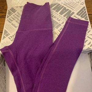 Lululemon BNWT size 2 leggings.Comes w Lulu box